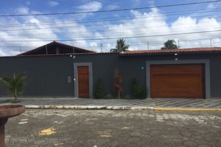 Casa no Jardim Grandesp em Itanhaém-