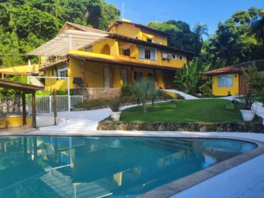 VILLA SOFISTICADA EM ANGRA DOS REIS COM 700 M² DE ÁREA ÚTIL