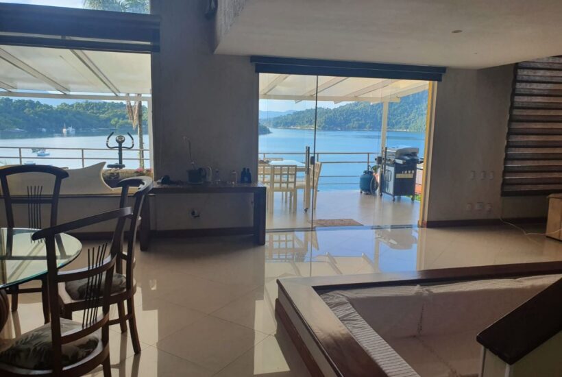 VILLA SOFISTICADA EM ANGRA DOS REIS COM 700 M² DE ÁREA ÚTIL 45