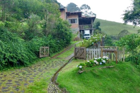 SÍTIO RURAL COM 6000 M² DE TERRENO ENTRE CUNHA E PARATY 00