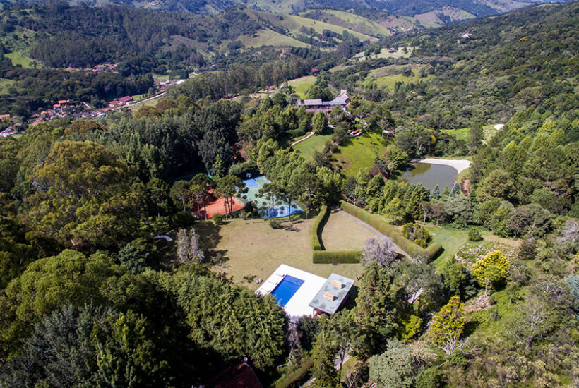 IMÓVEL DE ALTO PADRÃO NA SERRA DA MANTIQUEIRA COM 3.200 M² DE ÁREA ÚTIL E 150.000 M² DE TERRENO 02